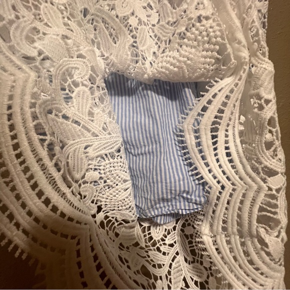 LIKE NEW Romeo & Juliet Couture Blue and White Floral Crochet Lace Dress - Picture 7 of 10